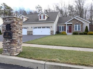 37 Somerset Dr, Hanover Township, PA 18706