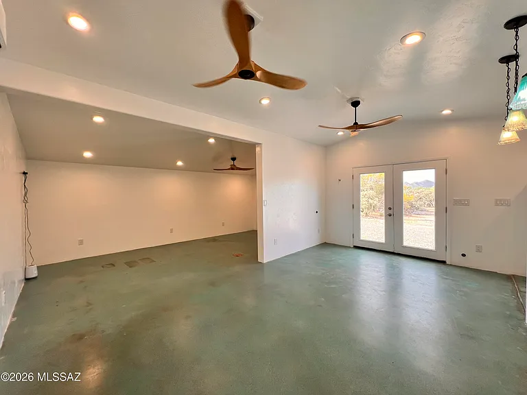 8751 N Burke Dr — Photo 10