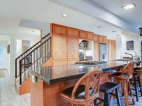 4th image of 57407 Landrise Ln