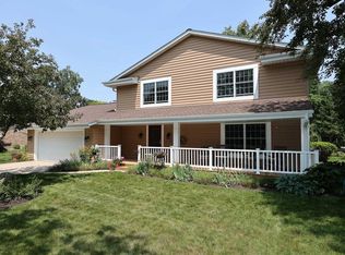 5698 Grandview Dr, Greendale, WI 53129