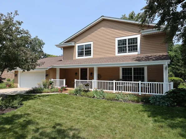 5698 Grandview DRIVE, Greendale, WI 53129