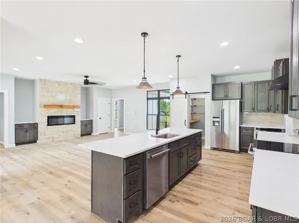 108 Birdie Dr, Gravois Mills, MO 65037