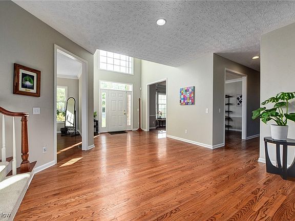 4th image of 2372 Glenwood Ln