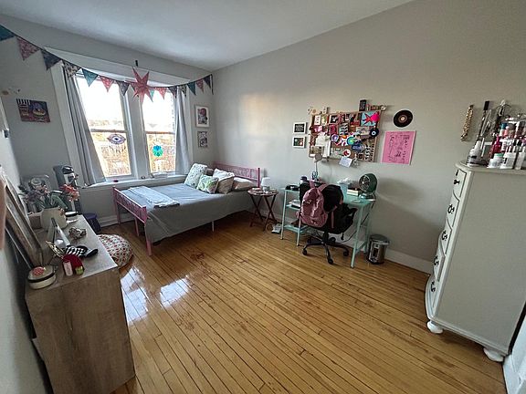 5th image of 4 Farrington Ave APT 6