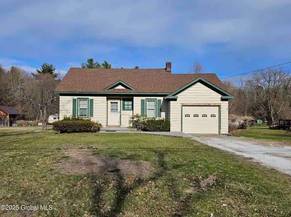 1226 Middle Road, Willsboro, NY 12996