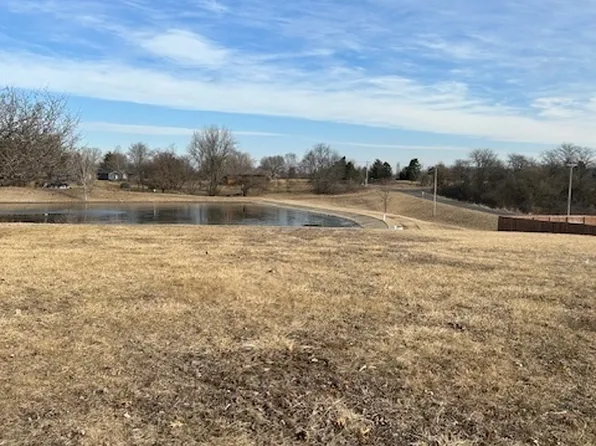 19977 Jared Dr, Bloomington, IL 61705