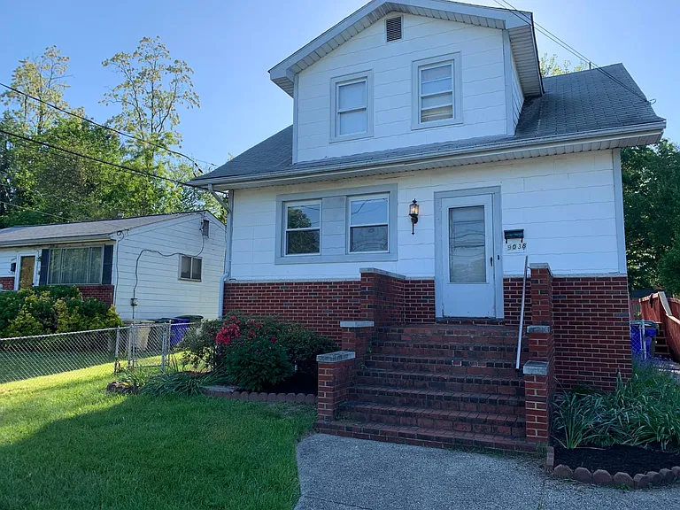 9038 Rhode Island Ave — Photo 2