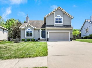 407 NE Victoria Dr, Lees Summit, MO 64086