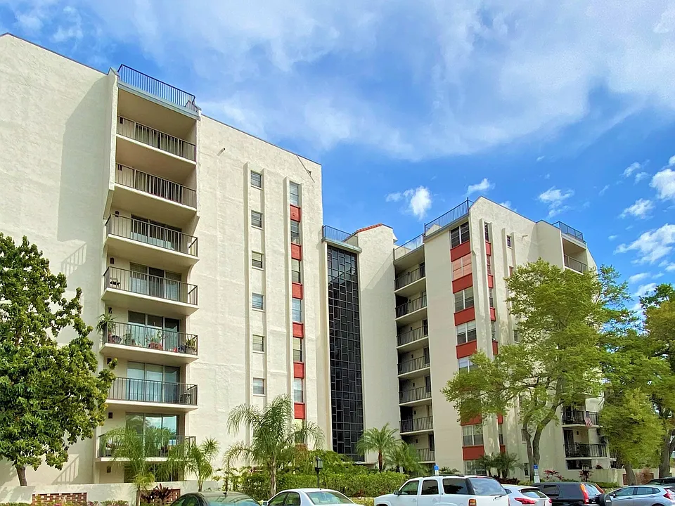 2699 Seville Blvd #701