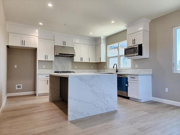 Large Kitchen with Waterfall Island