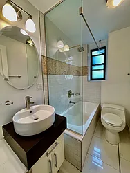 Rented by R New York