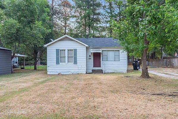 1st image of 2036 McCutcheon Ave