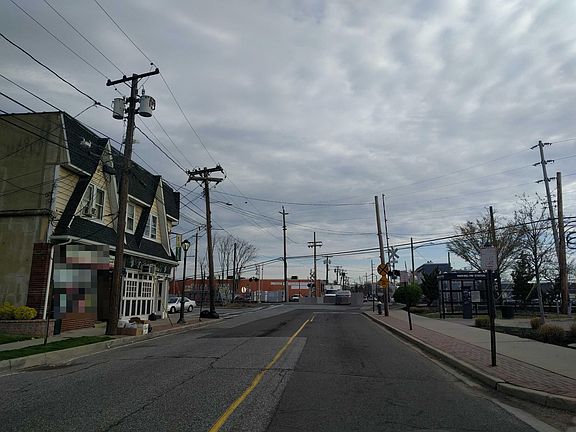 4th image of 18 Ocean Ave