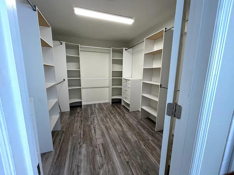 9944 Chorlton Cir — Photo 8