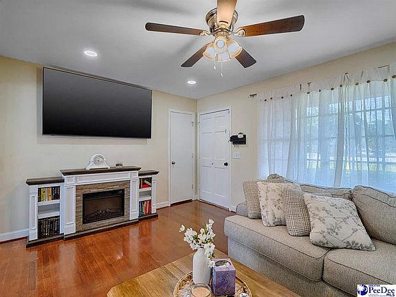 3rd image of 2105 Eaton Cir