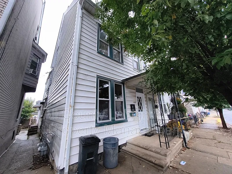 1 bed, 1.0 bath, 700 sqft, $1,345 — Photo 1