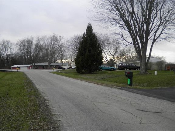 4th image of 4028 Amber Ln