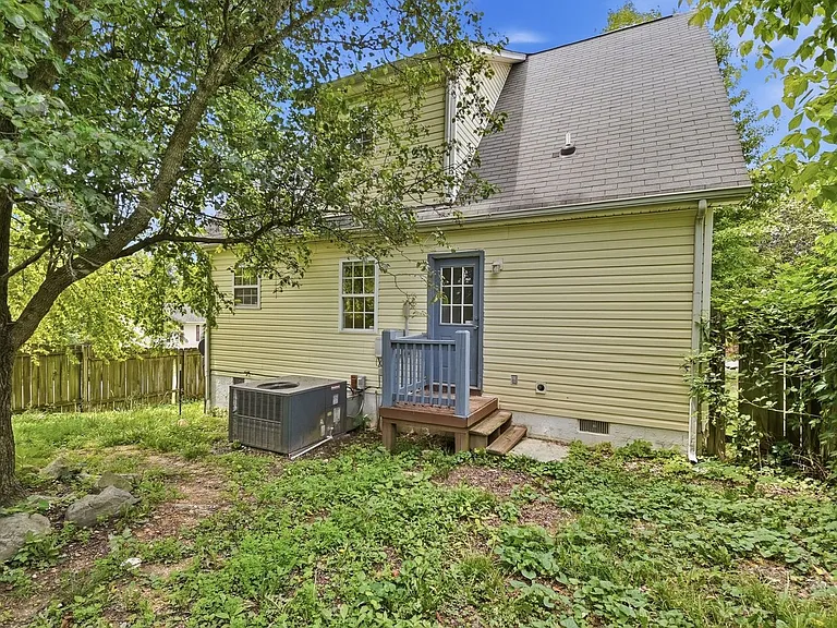 1575 Petty St SE — Photo 16