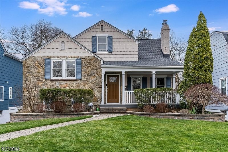 1st image of 21 Greenwood Dr