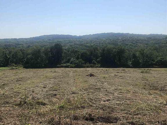 2nd image of 185 State Line Rd
