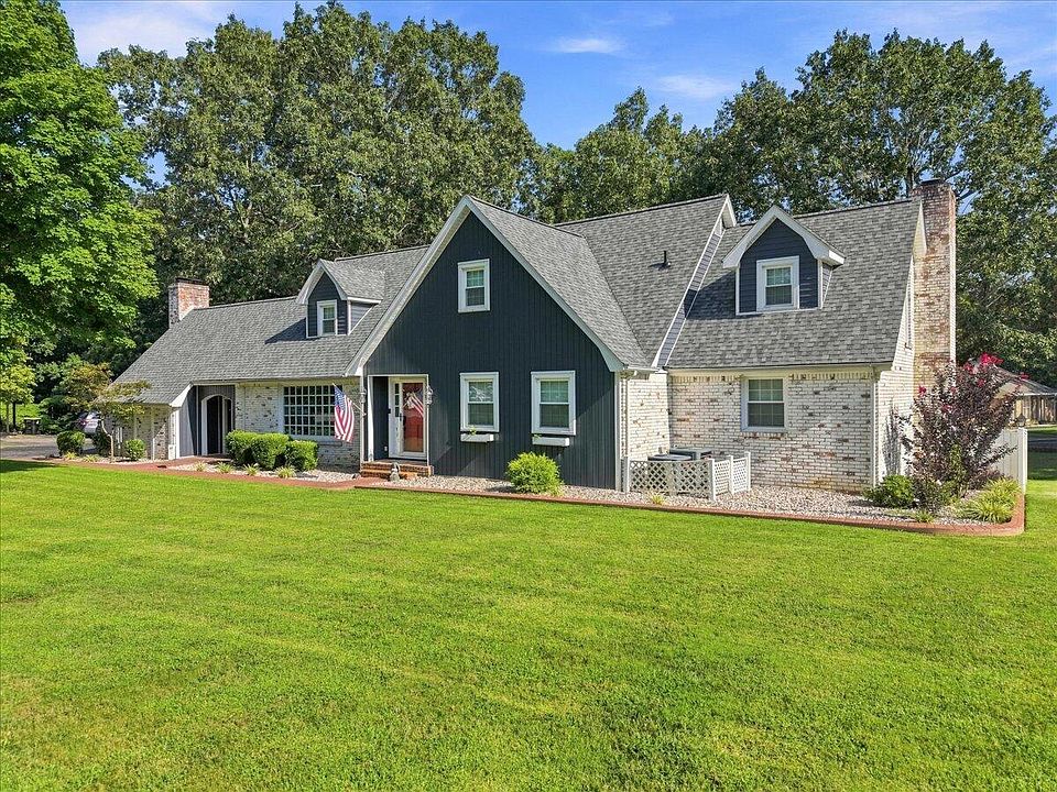 1st image of 100 Kaywood Dr