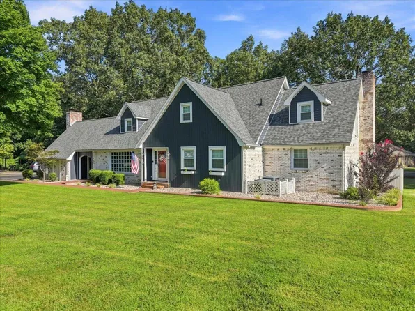 100 Kaywood Dr, Benton, KY 42025