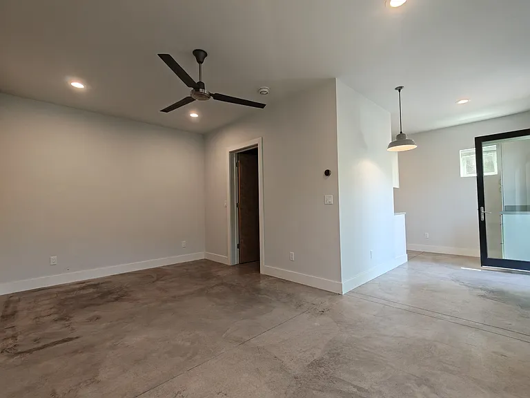 600 Greenway Dr — Photo 9