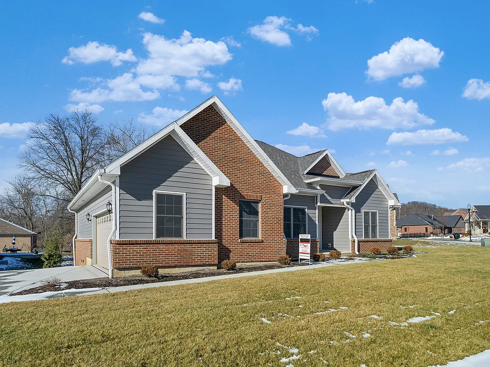 6723 Daniels Walk