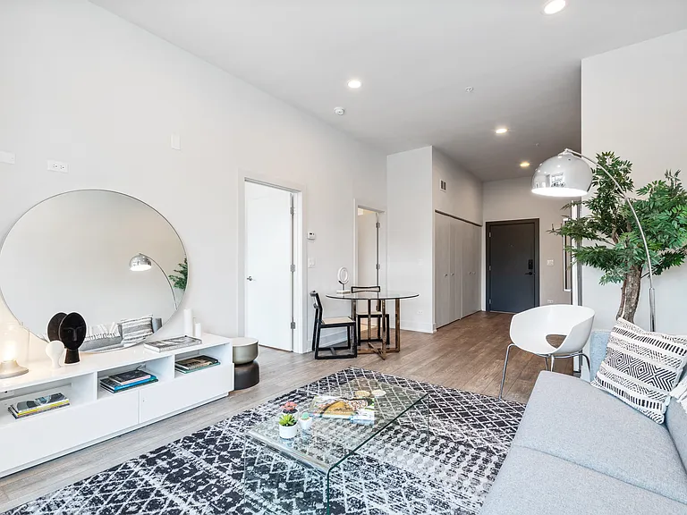 853 N Larrabee St — Photo 7