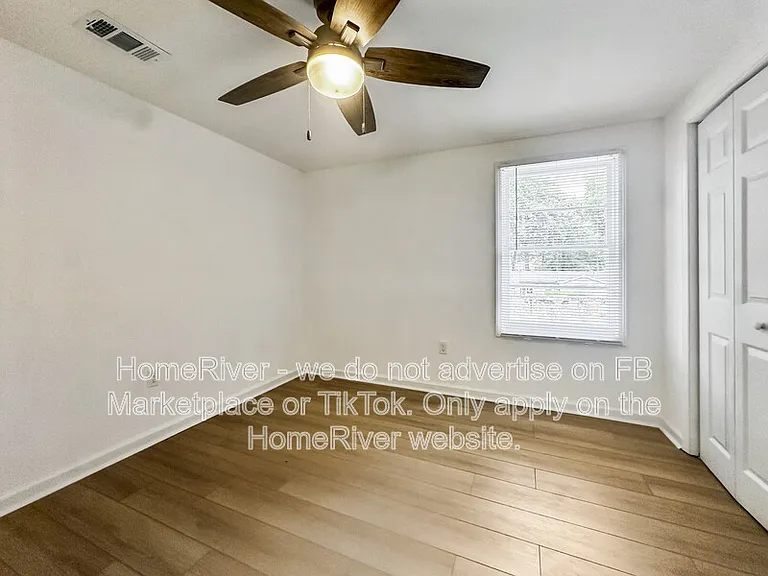 2313 Poplar St — Photo 8