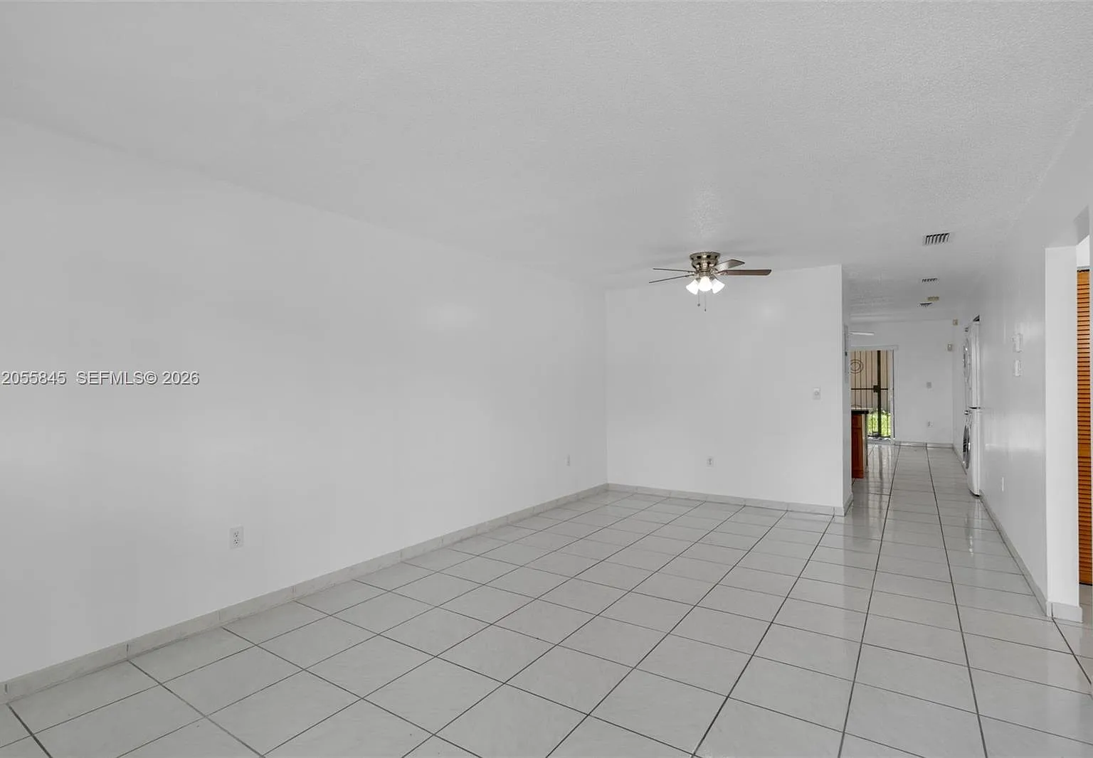 Grand Vista Condo — Photo 2