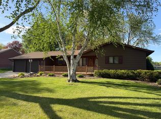 941 Mary Ave SE, Willmar, MN 56201