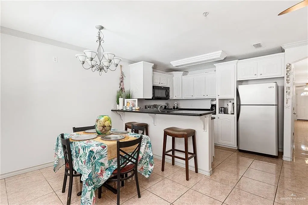 2 bed, 2.0 bath, 1020 sqft, $1,950 — Photo 4