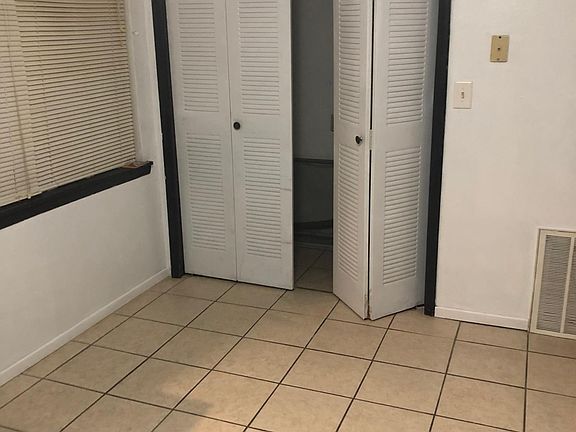 5th image of 1022 Villa Ln