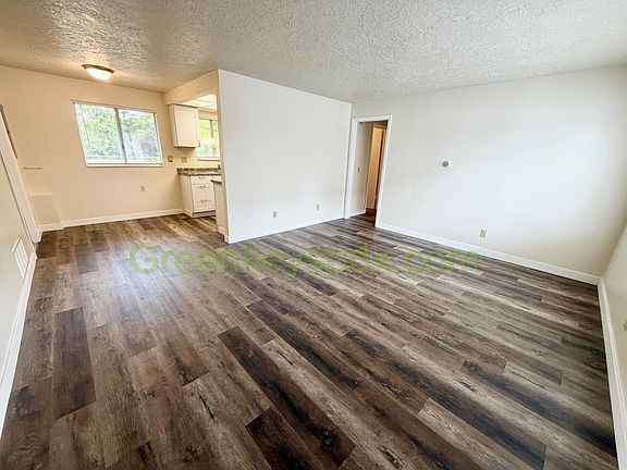 5th image of 2614 SE 115th Ave APT 3