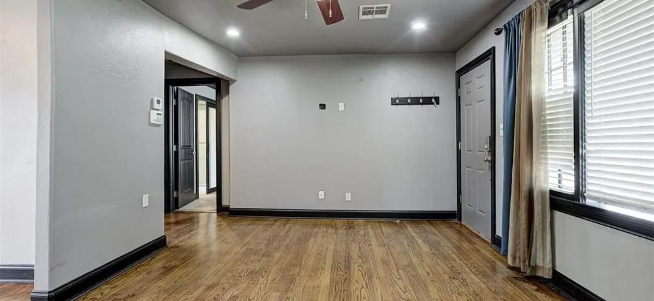 2 bed, 1056 sqft, $1,300 — Photo 2