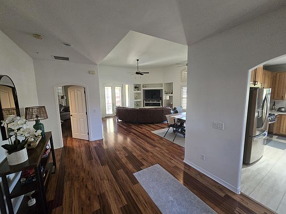 5th image of 150 N Lakeview Blvd Unit 16