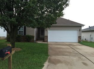 888 S Hickory Ln, Nixa, MO 65714
