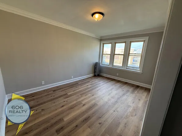 Spacious updated 6 Corners Apartments!, 4161-71 N Milwaukee Ave #4915-4921-2, Chicago, IL 60641