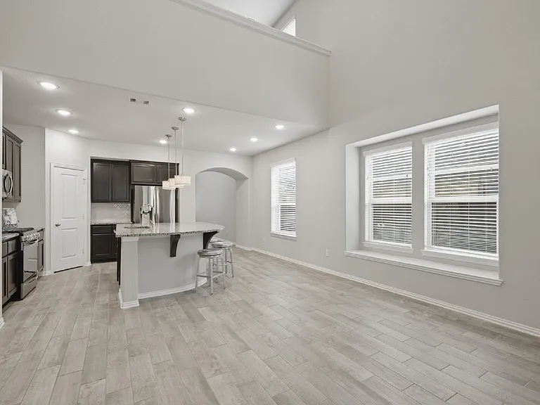10602 Wagner St — Photo 8