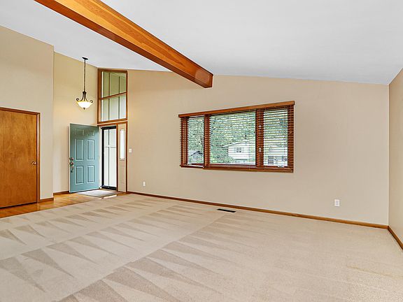 2nd image of 2827 Oregon Ln