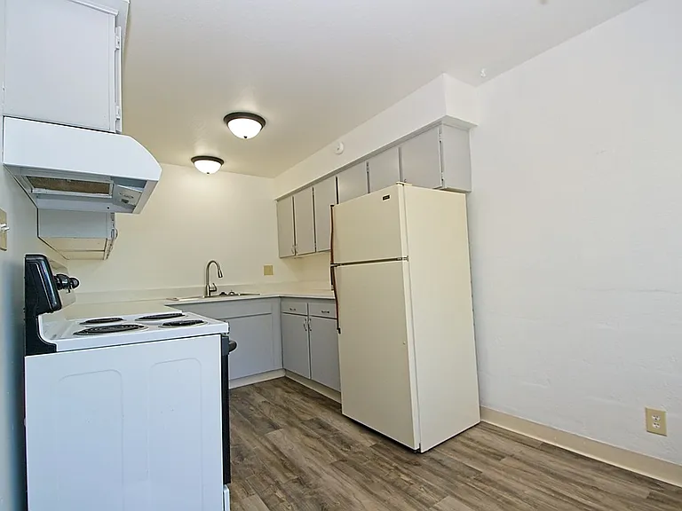 1036 Bell St #5 — Photo 6