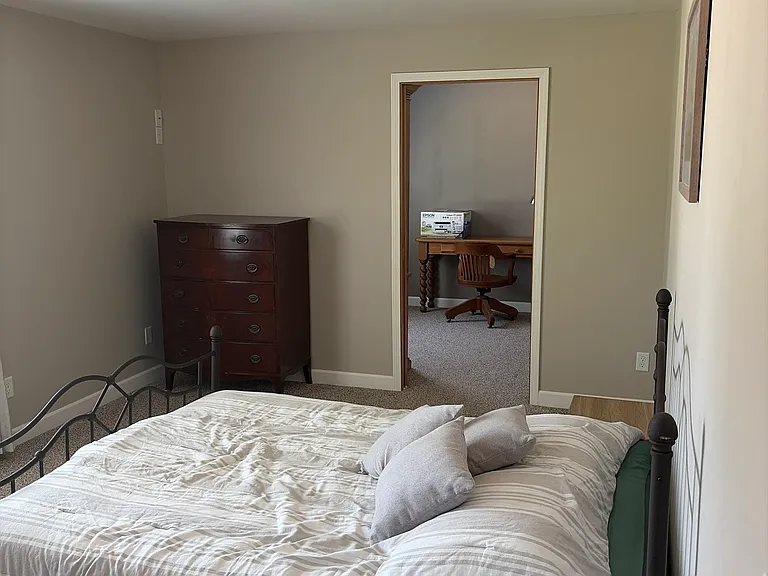 1708 Hawthorne Ave — Photo 18