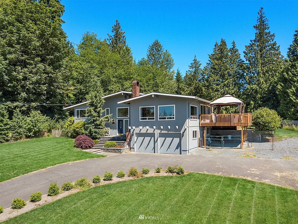 Great split-level home in prime Snohomish location>