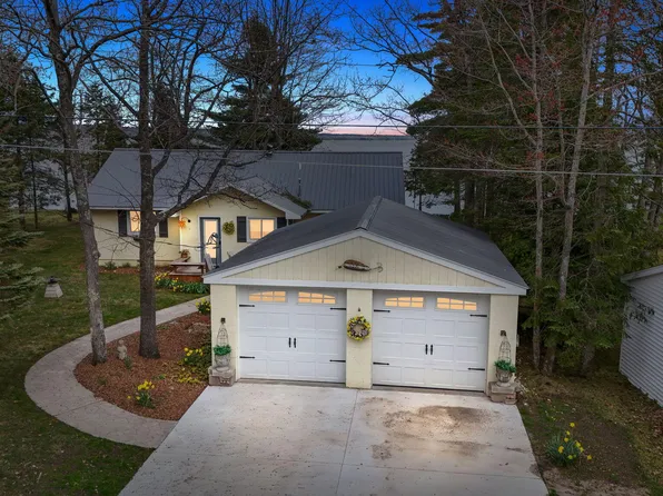 1860 Winifred St, Cheboygan, MI 49721