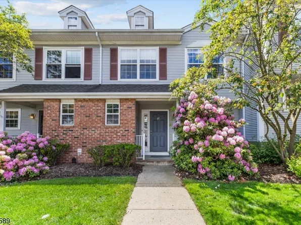 47 Hickory Way, Mount Arlington Boro, NJ 07856