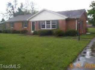 702 Corjon St, Kernersville, NC 27284