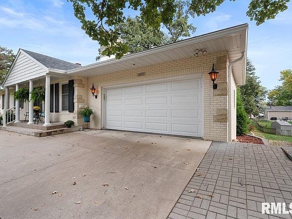 4th image of 4405 Royal Oaks Dr