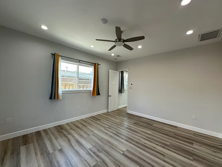 2114 Derby Ave #B — Photo 23