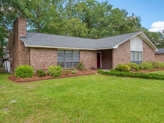 3rd image of 4218 Thornwood Way